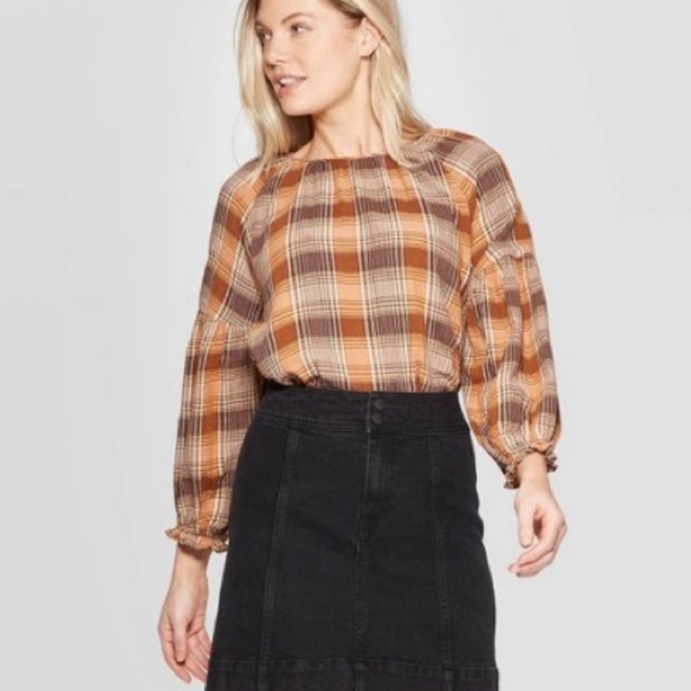 NWT Universal Thread